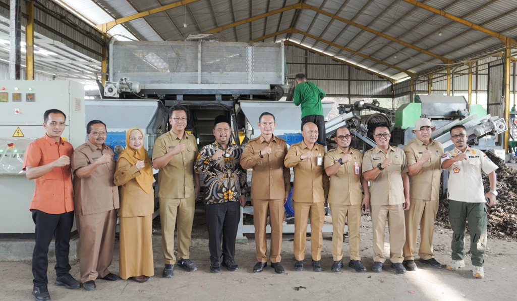 Bupati Gresik Terima Kunjungan Bupati Lamongan di TPA Ngipik, Perkuat Kolaborassi Wujudkan PSEL